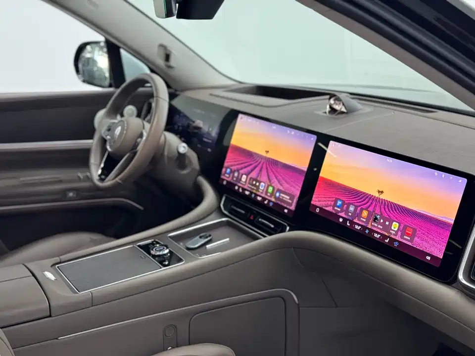 AITO Ask the world M9