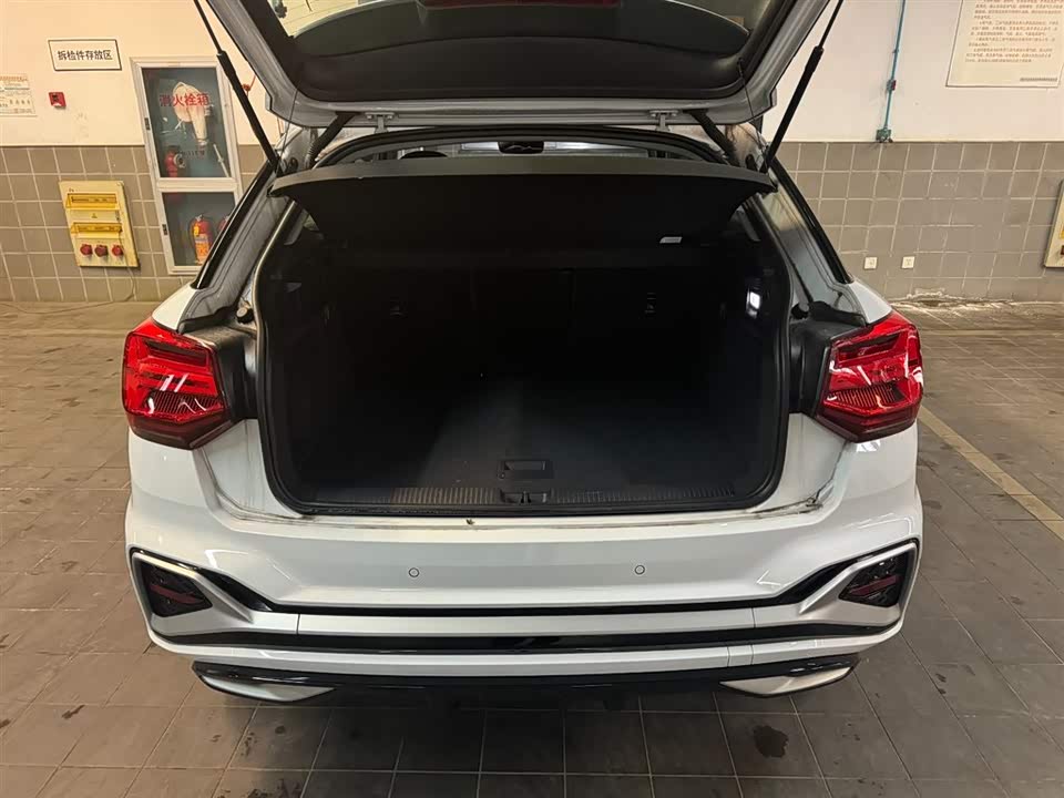 Audi Q2L