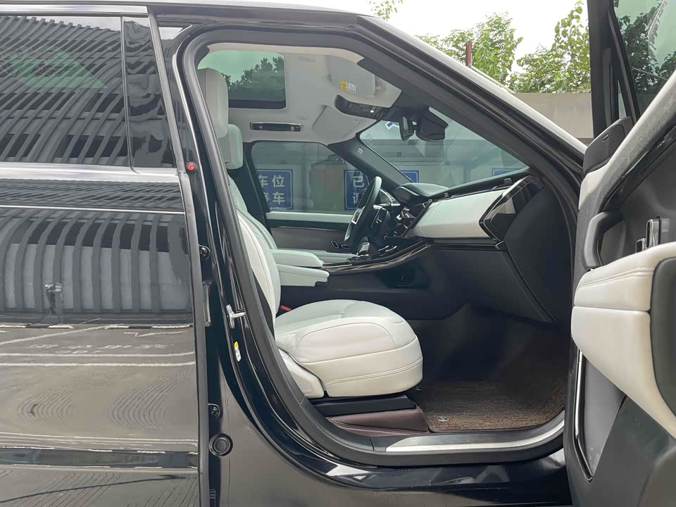 Land Rover Range Rover Sport Land Rover Range Rover Sport