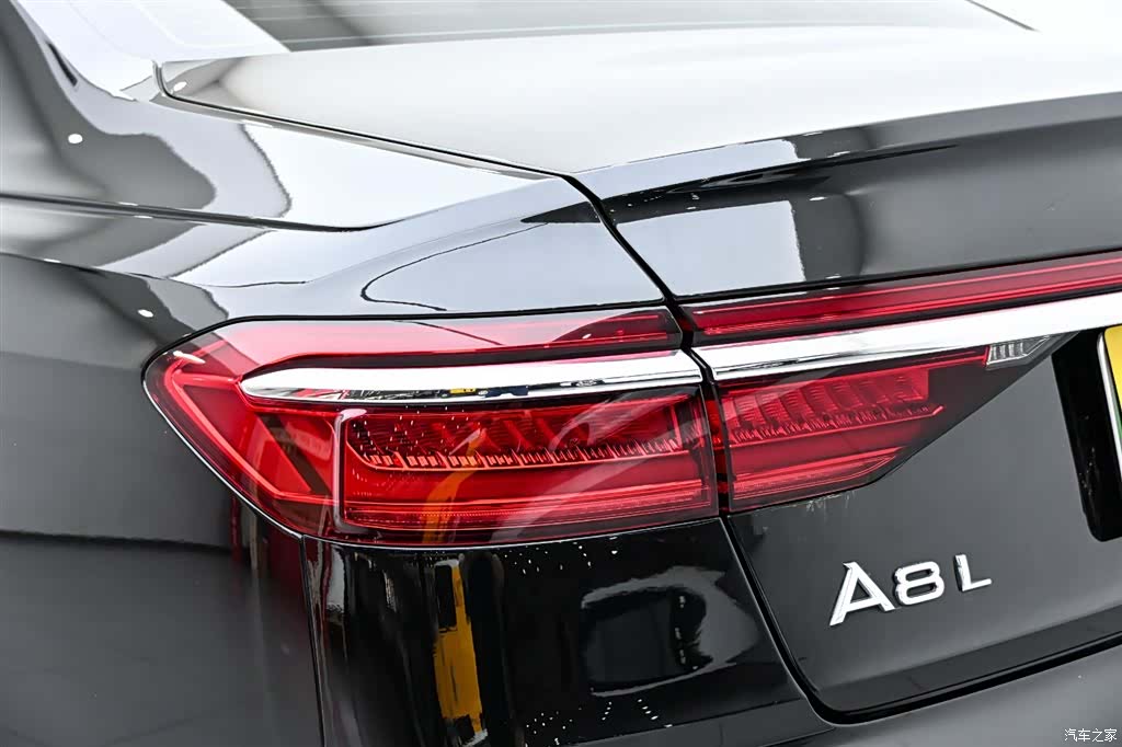 Audi A8L, 2022 9
