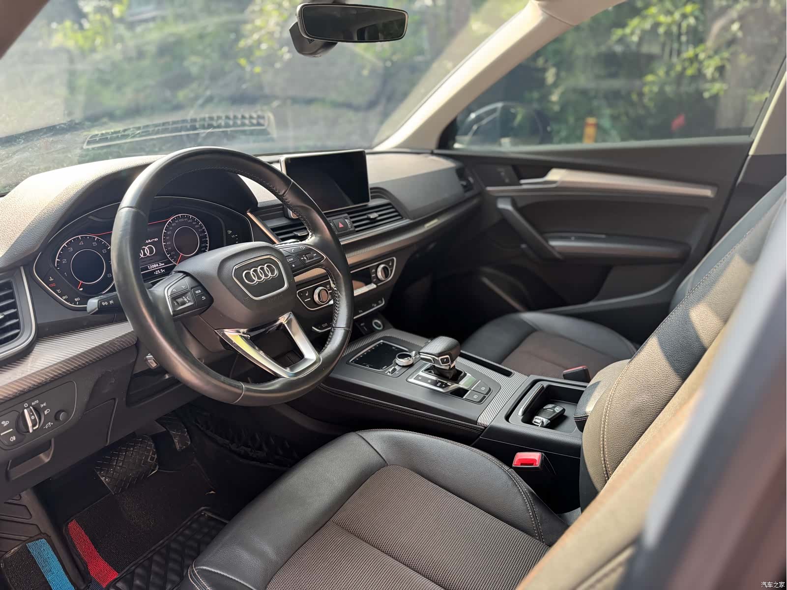 Audi Q5L, 2019 все фото