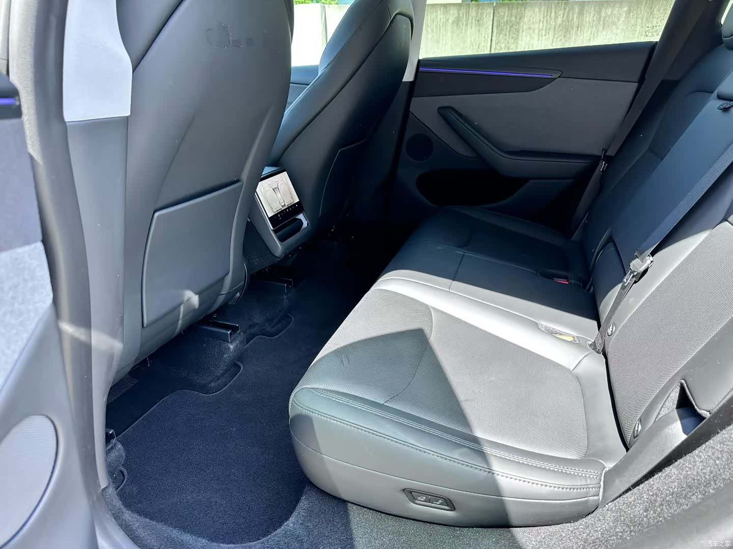 Tesla Model Y, 2025 4