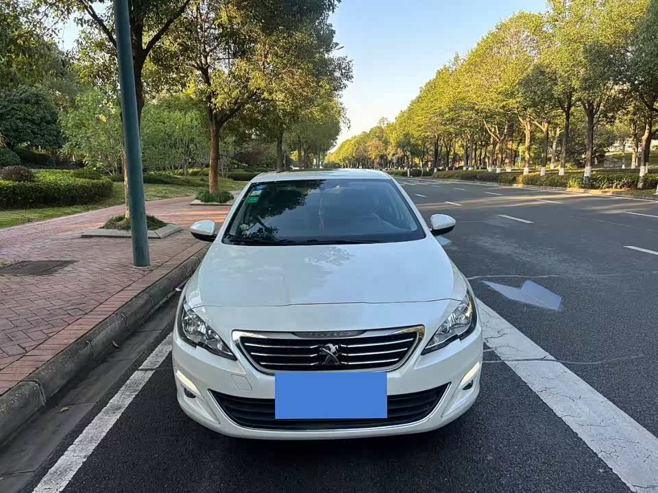 Peugeot 408