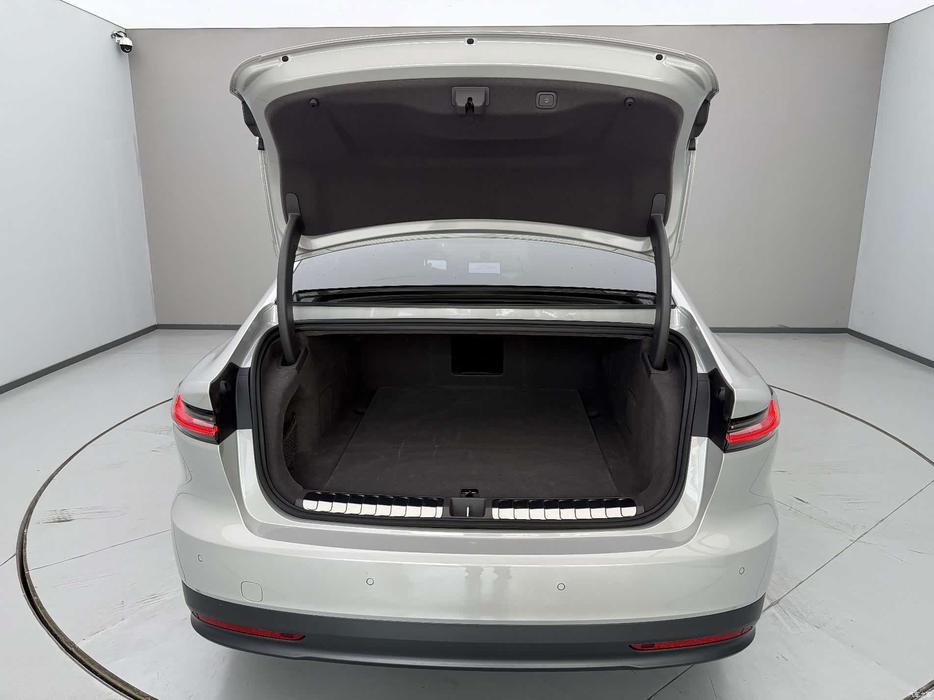 NIO ET7, 2025 7