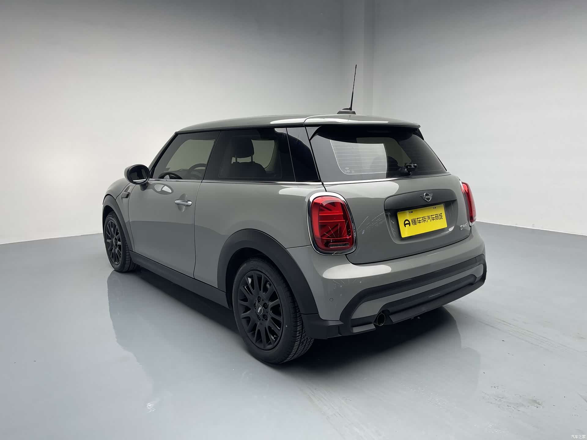Mini ONE, 2022 4