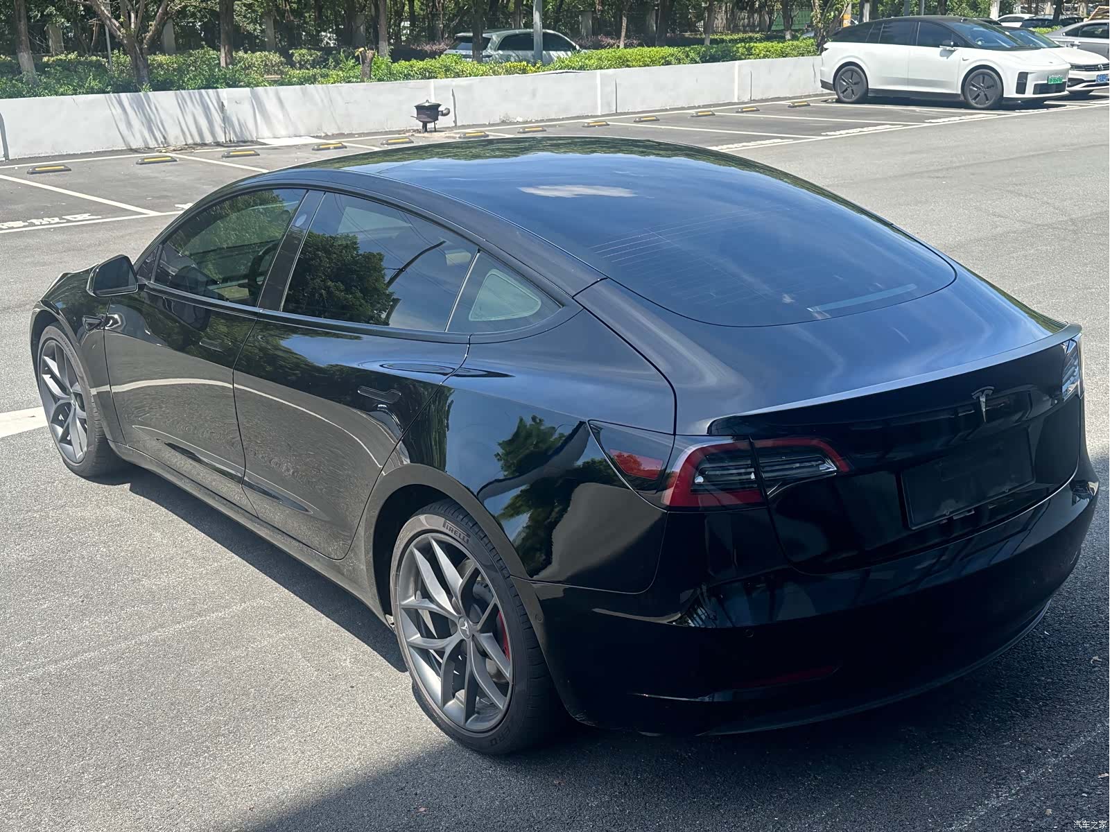 Tesla Model 3, 2022 все фото