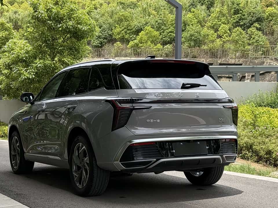 Hongqi HS3