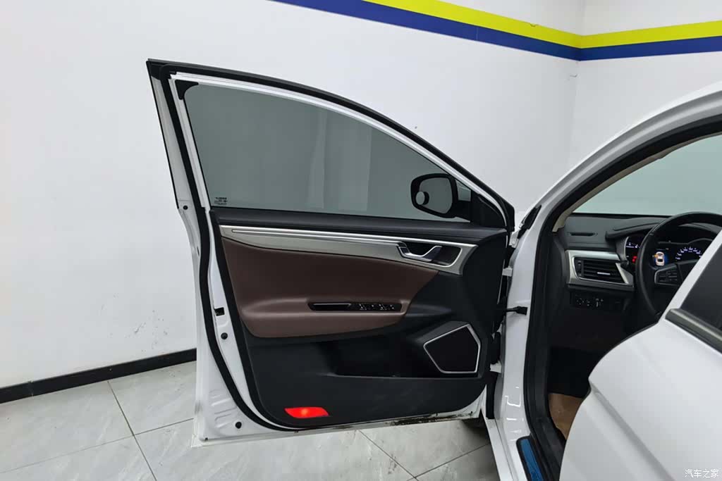 Geely Emgrand, 2017 7