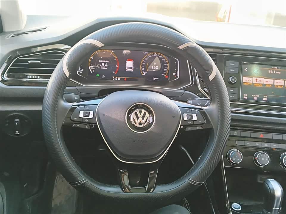 Volkswagen T-ROC exploring Songs