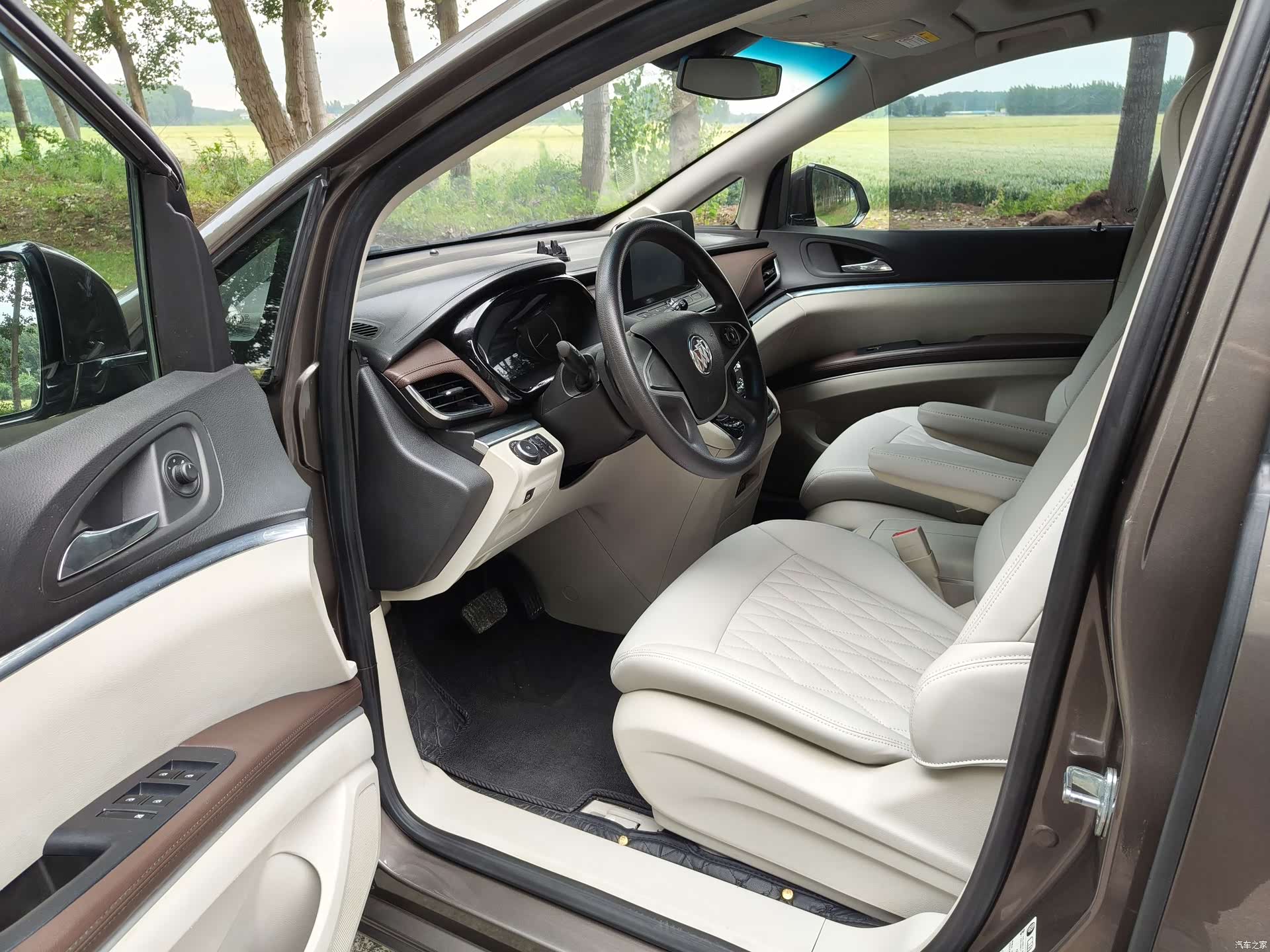 Buick GL8, 2022 9