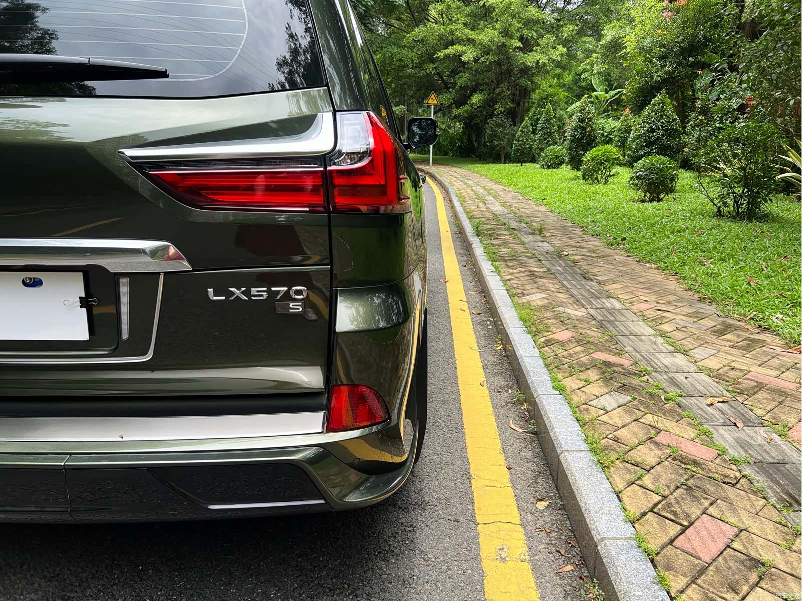 Lexus LX, 2022 15