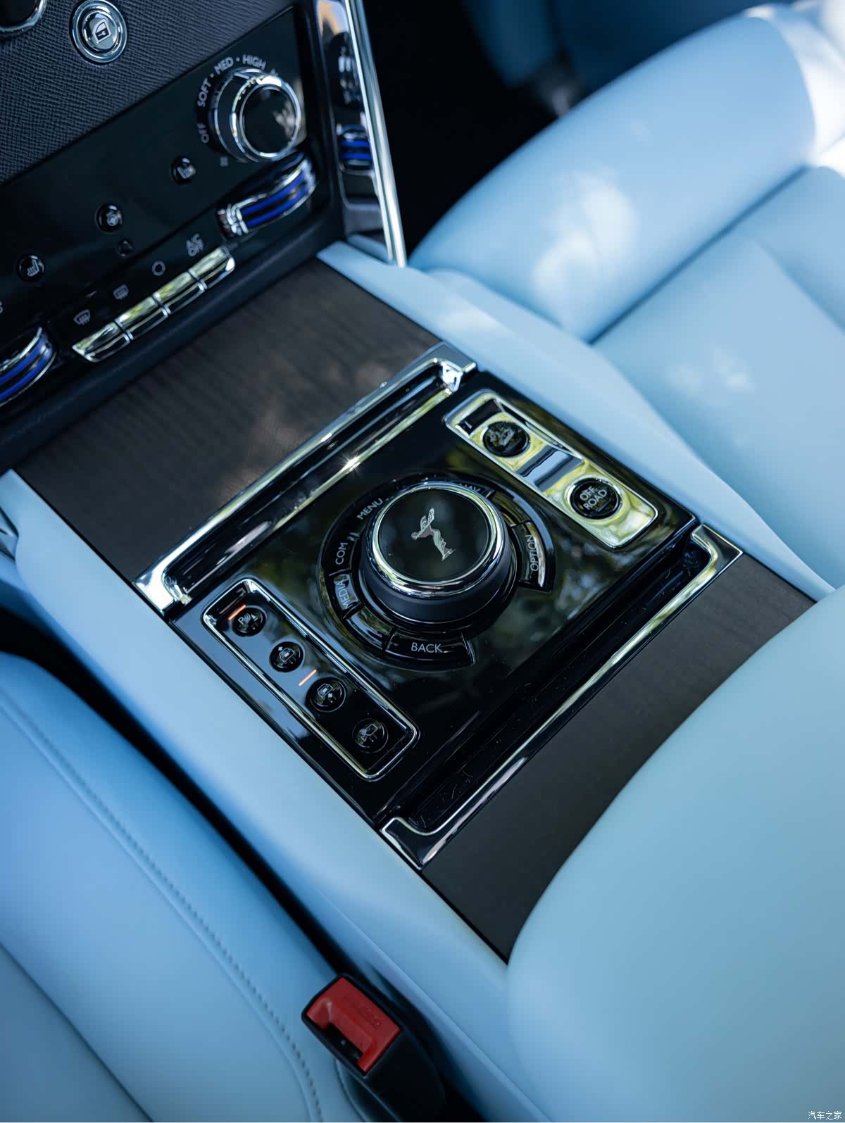 Rolls-Royce Cullinan, 2023 18