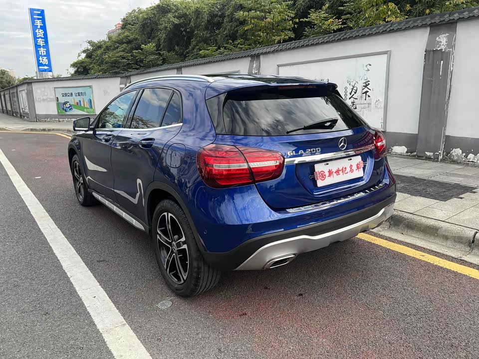 Mercedes-Benz GLA