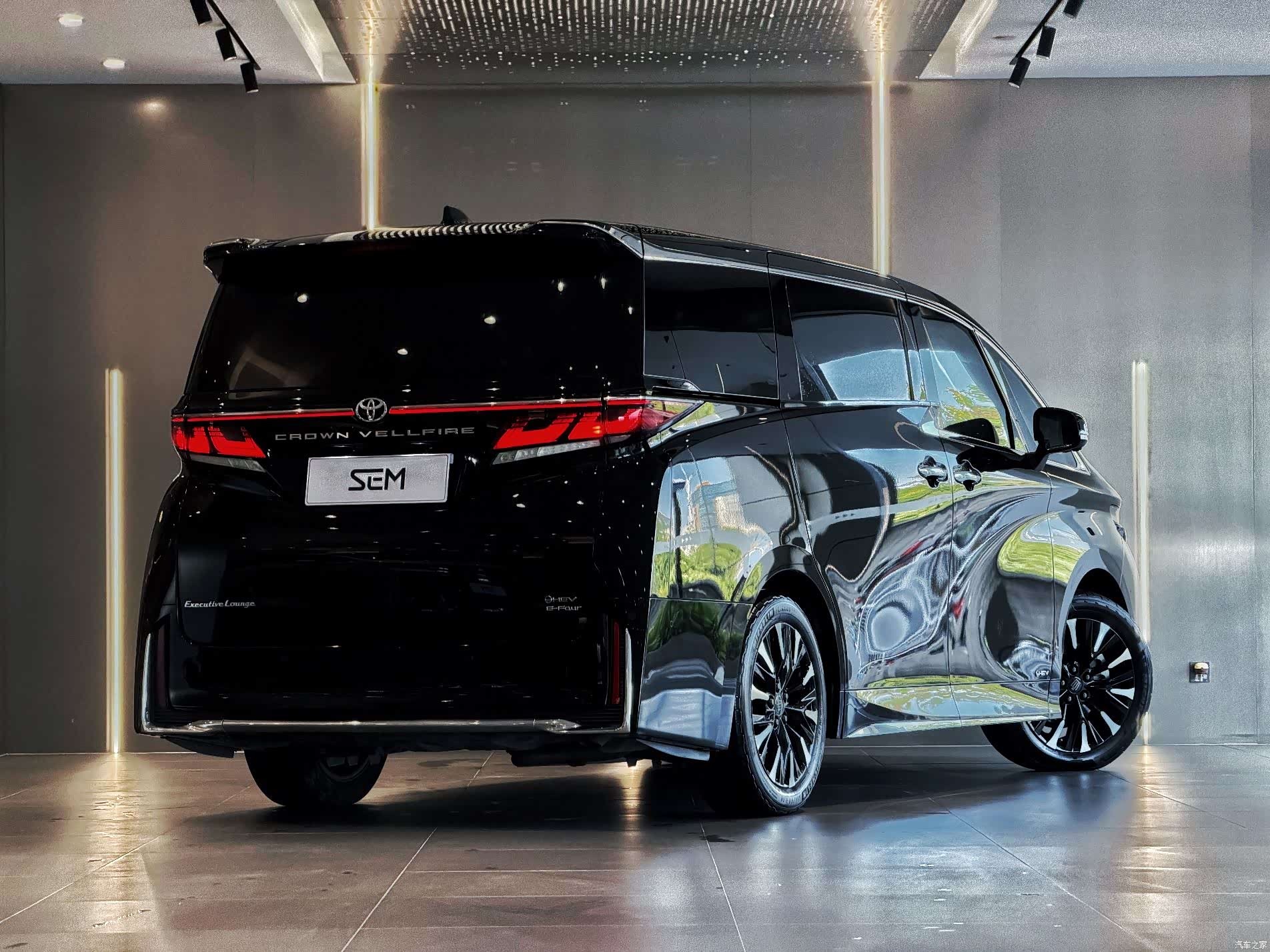 Toyota Vellfire, 2023 4