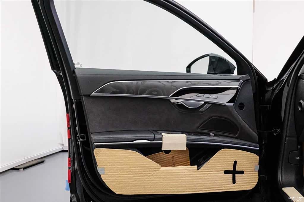 Audi A8L, 2025 6