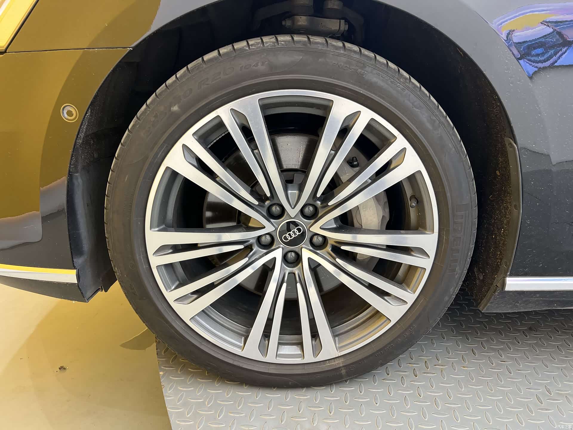 Audi A8L, 2021 40