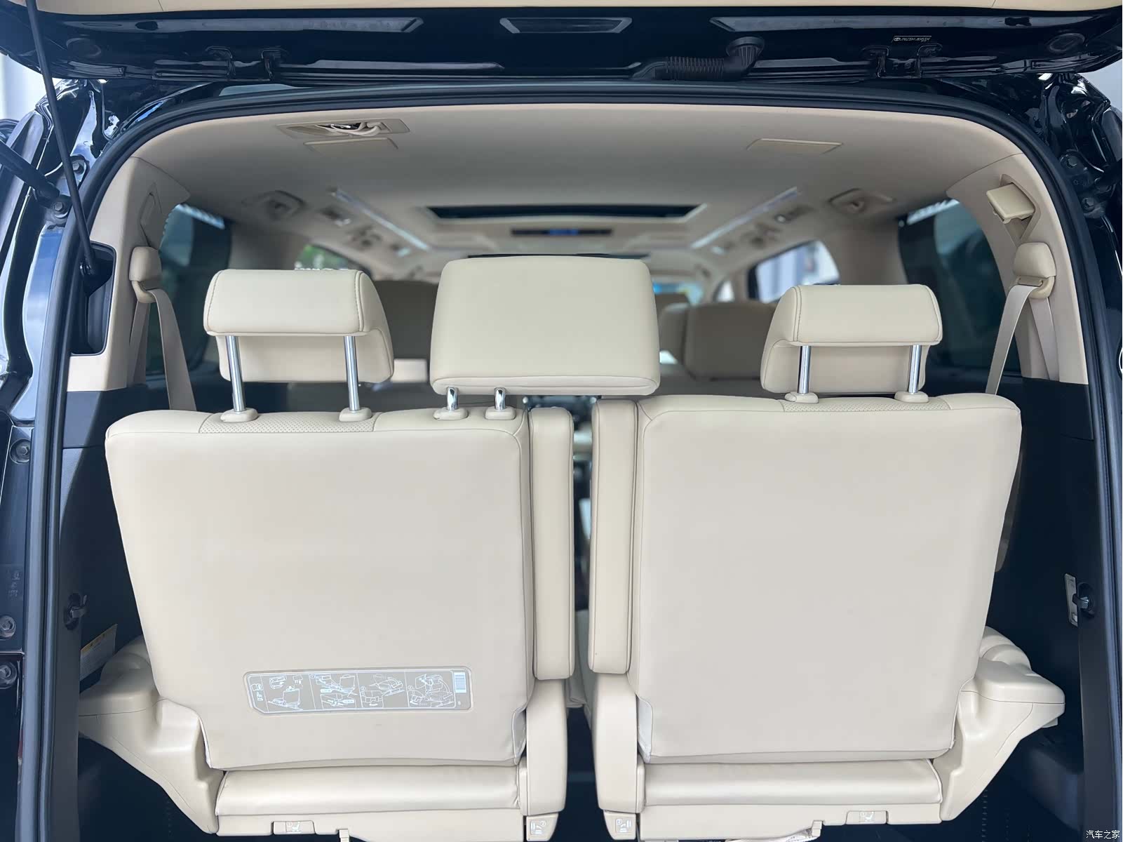 Toyota Alphard, 2018 22