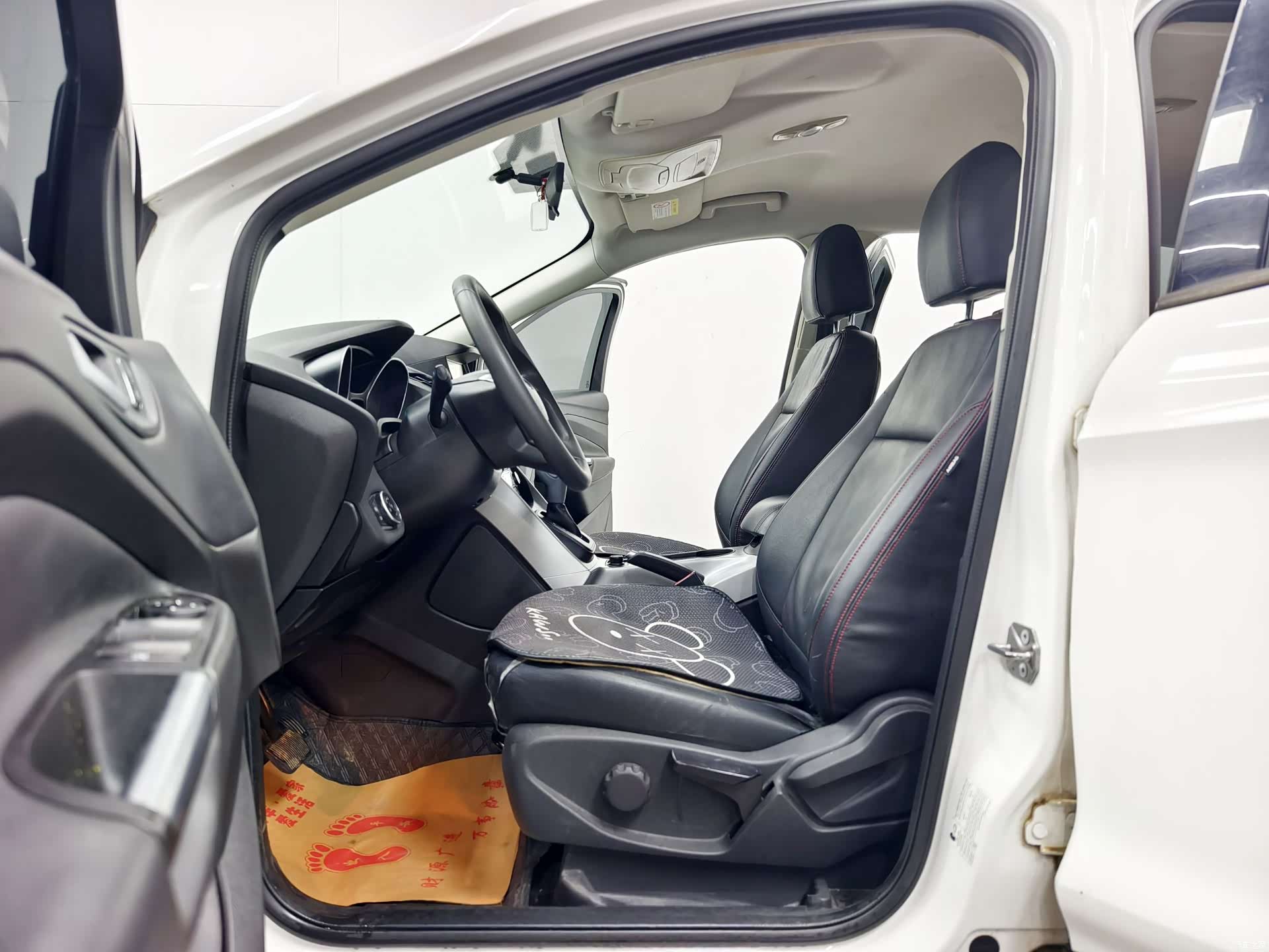 Ford Kuga, 2016 10