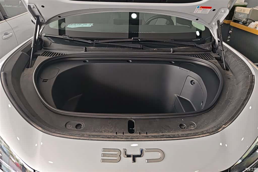 BYD HiAce, 2025 10