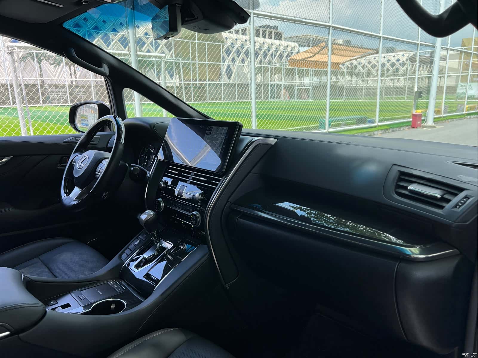 Lexus LM, 2020 11