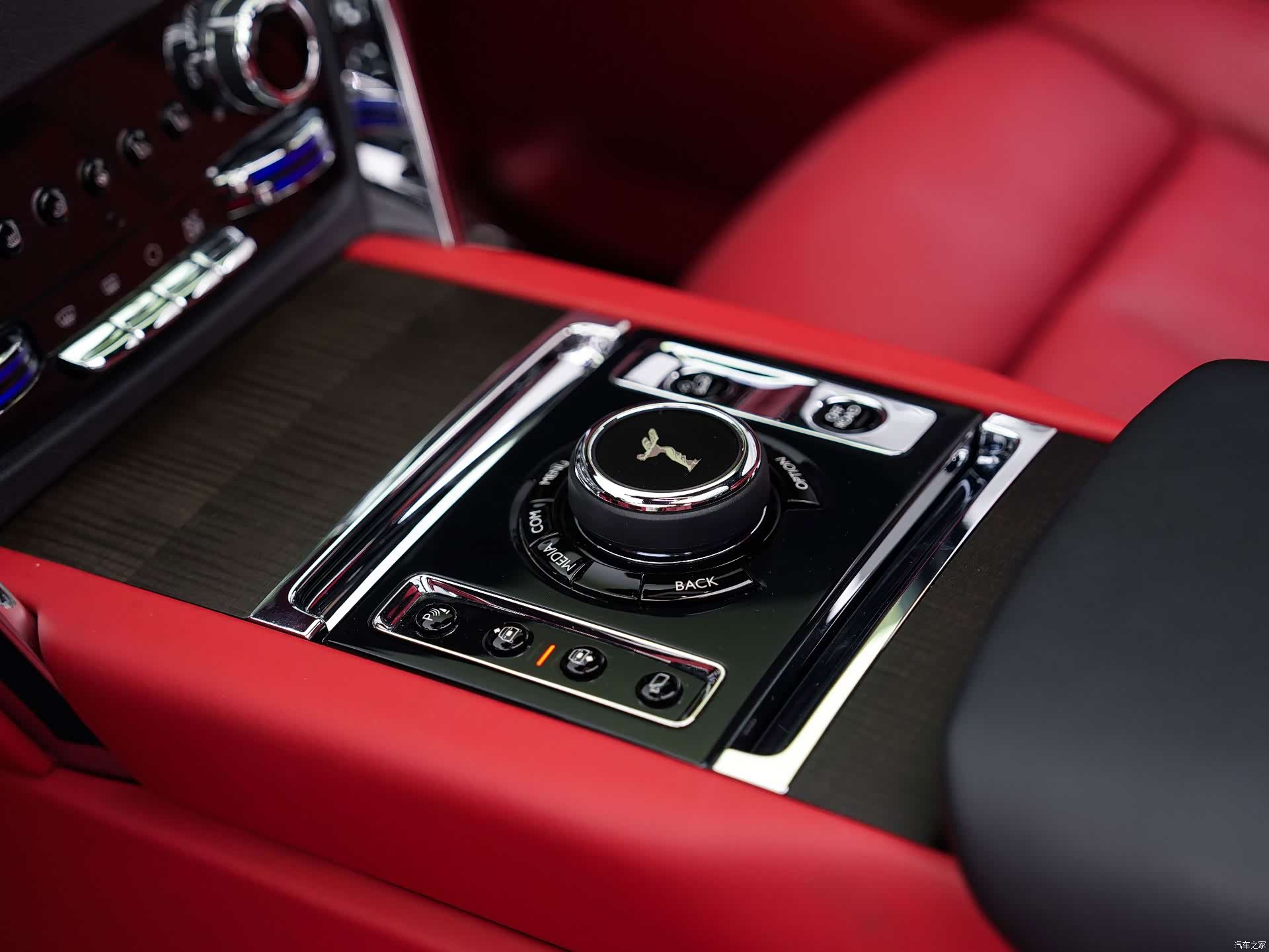 Rolls-Royce Cullinan, 2020 24