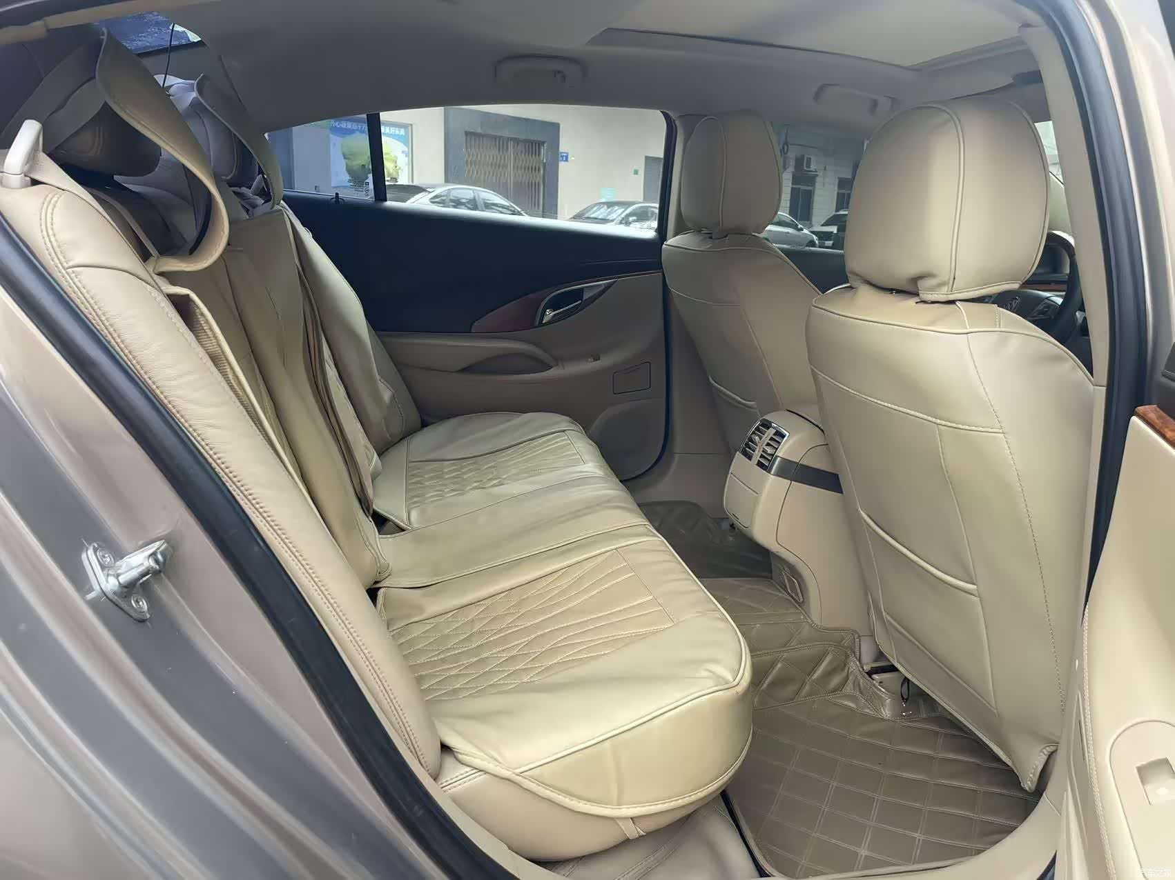 Buick LaCrosse, 2011 11