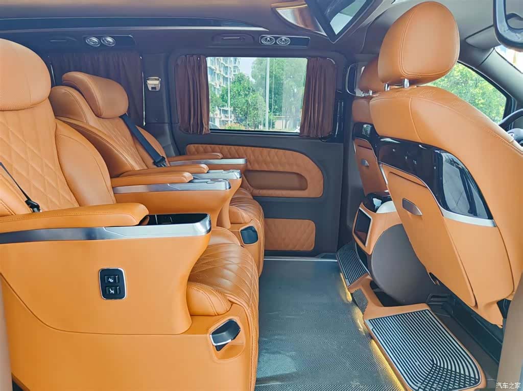 Mercedes-Benz 7, 2024 18