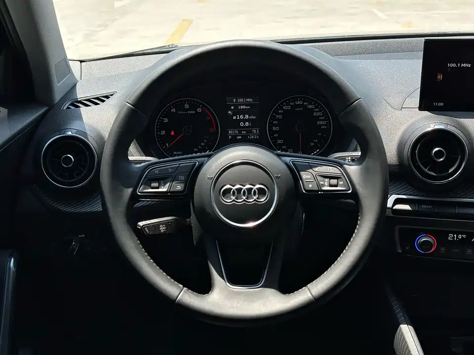 Audi Q2L