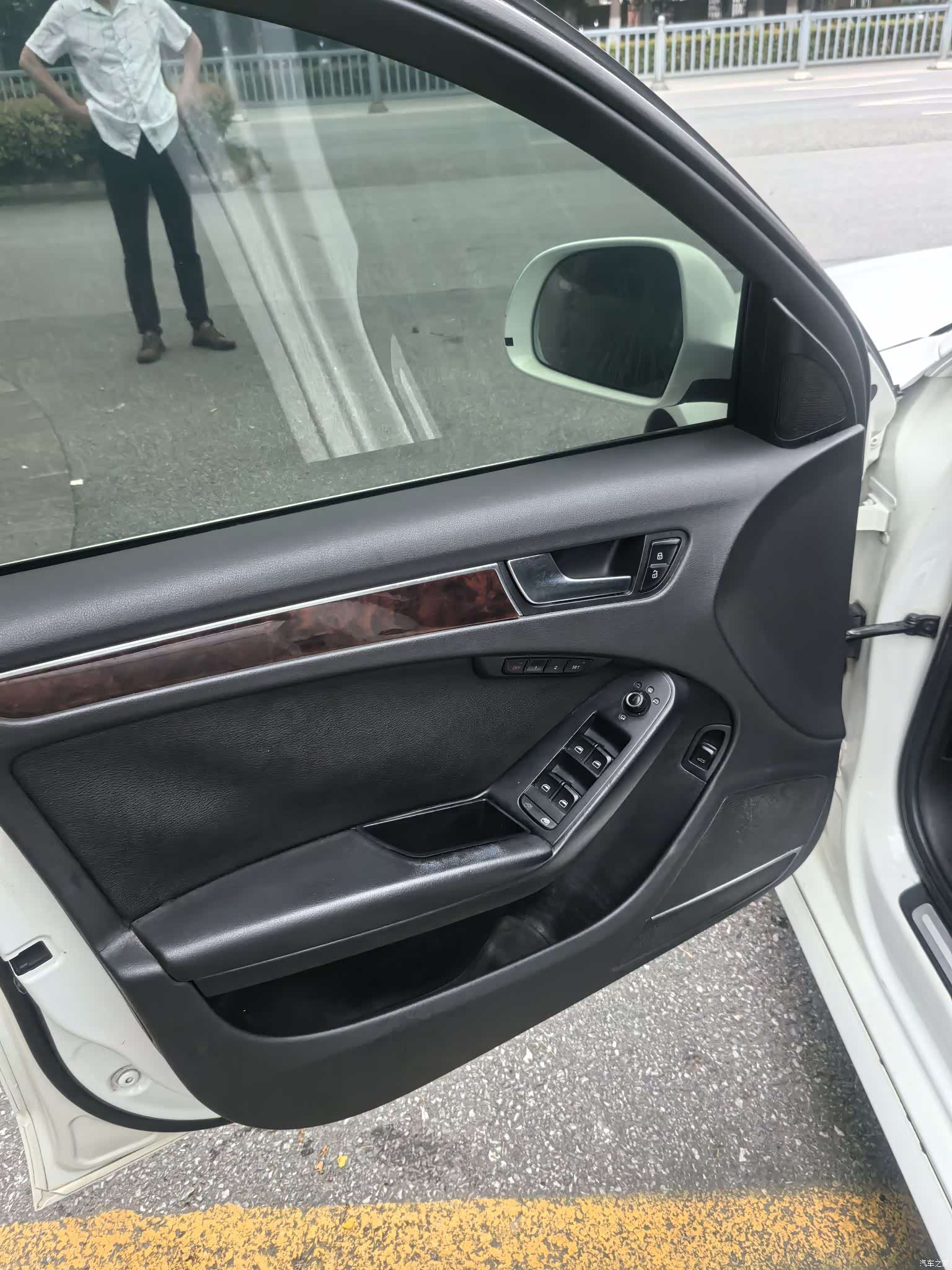 Audi A4L, 2011 6