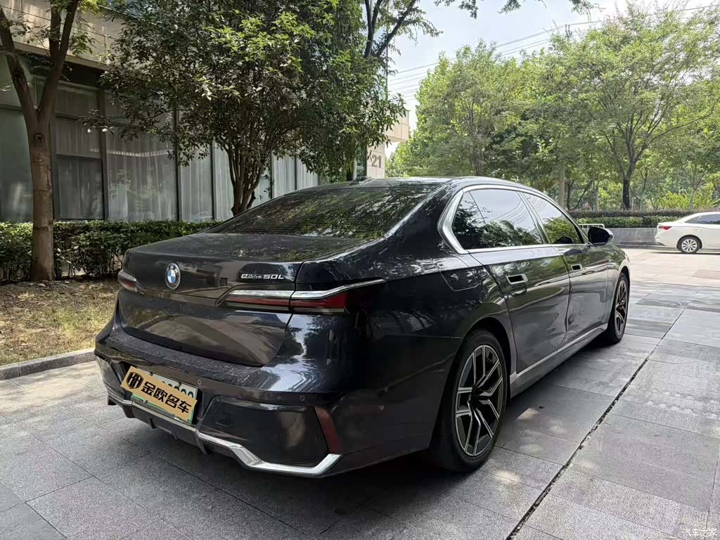 BMW i7, 2025 4