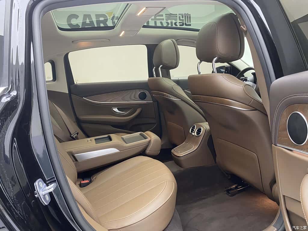 Mercedes-Benz E-Class, 2023 23