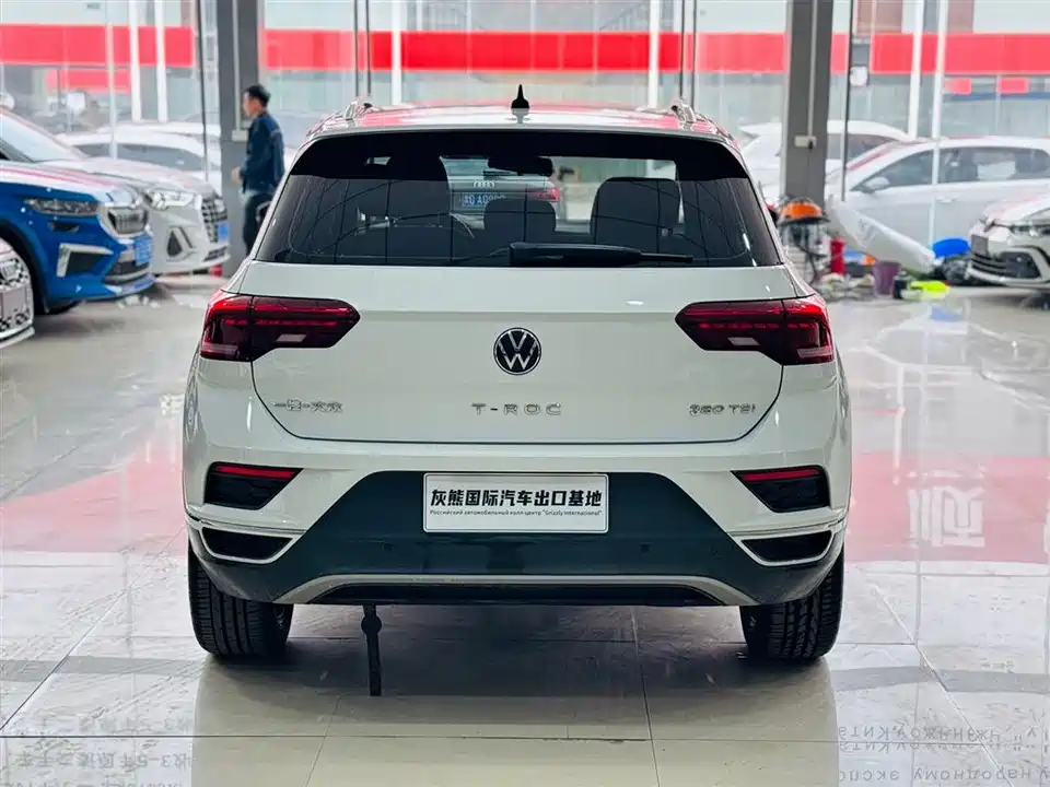 Volkswagen T-ROC exploring Songs