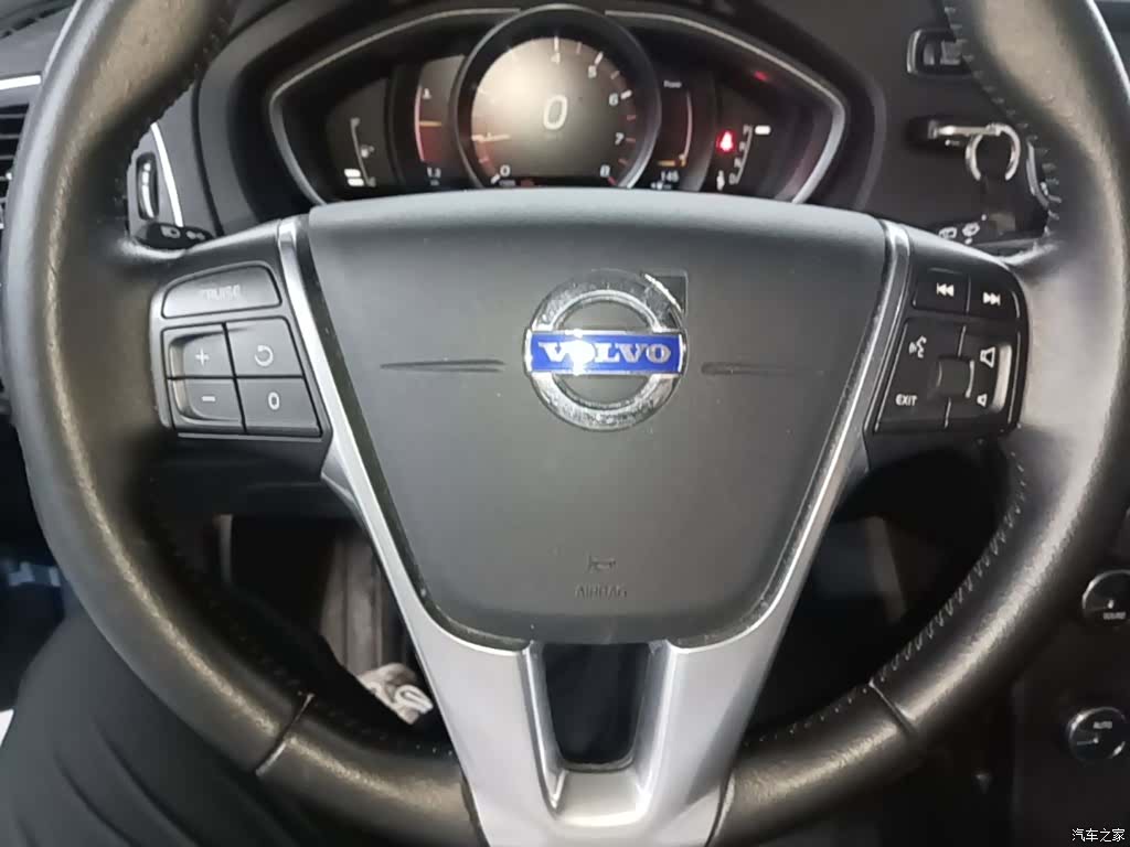 Volvo V40, 2016 11