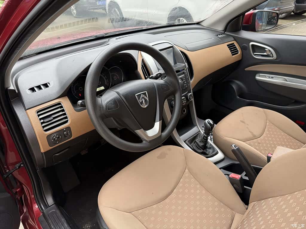 Wuling 630, 2013 13