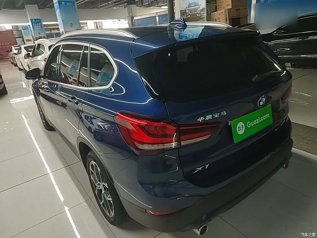 BMW X1, 2022 все фото
