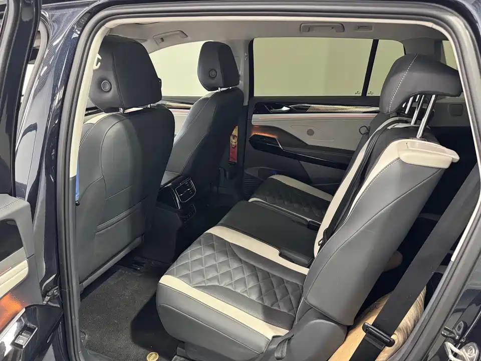 Volkswagen ID.6 CROZZ