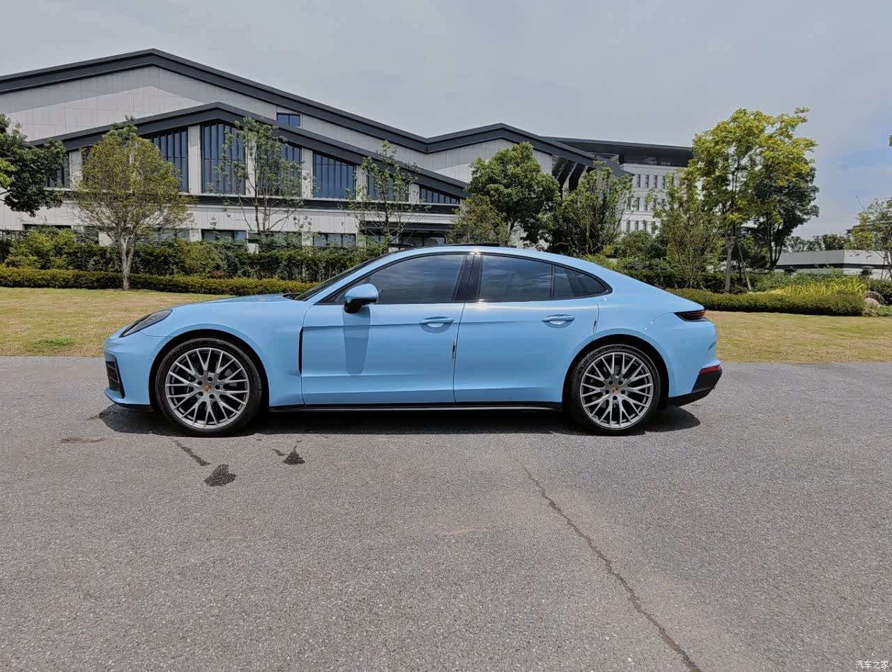 Porsche Panamera, 2025 2