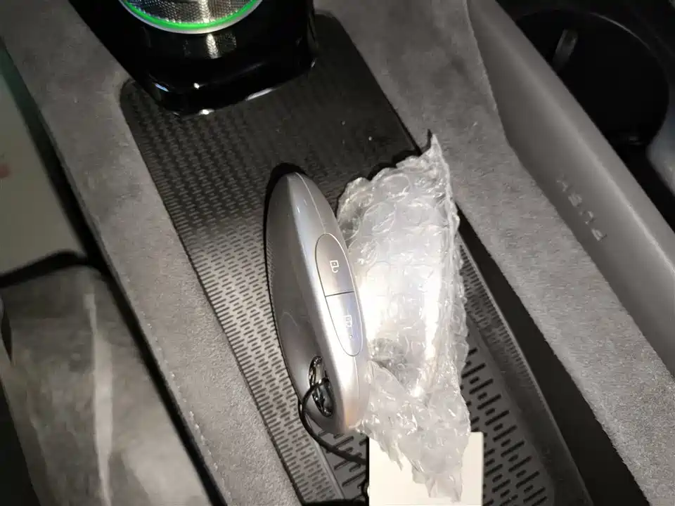 VOYAH Lantu chasing light