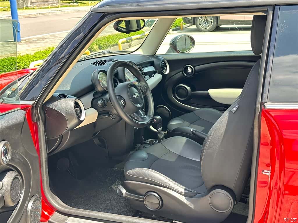 Mini Cooper, 2012 4