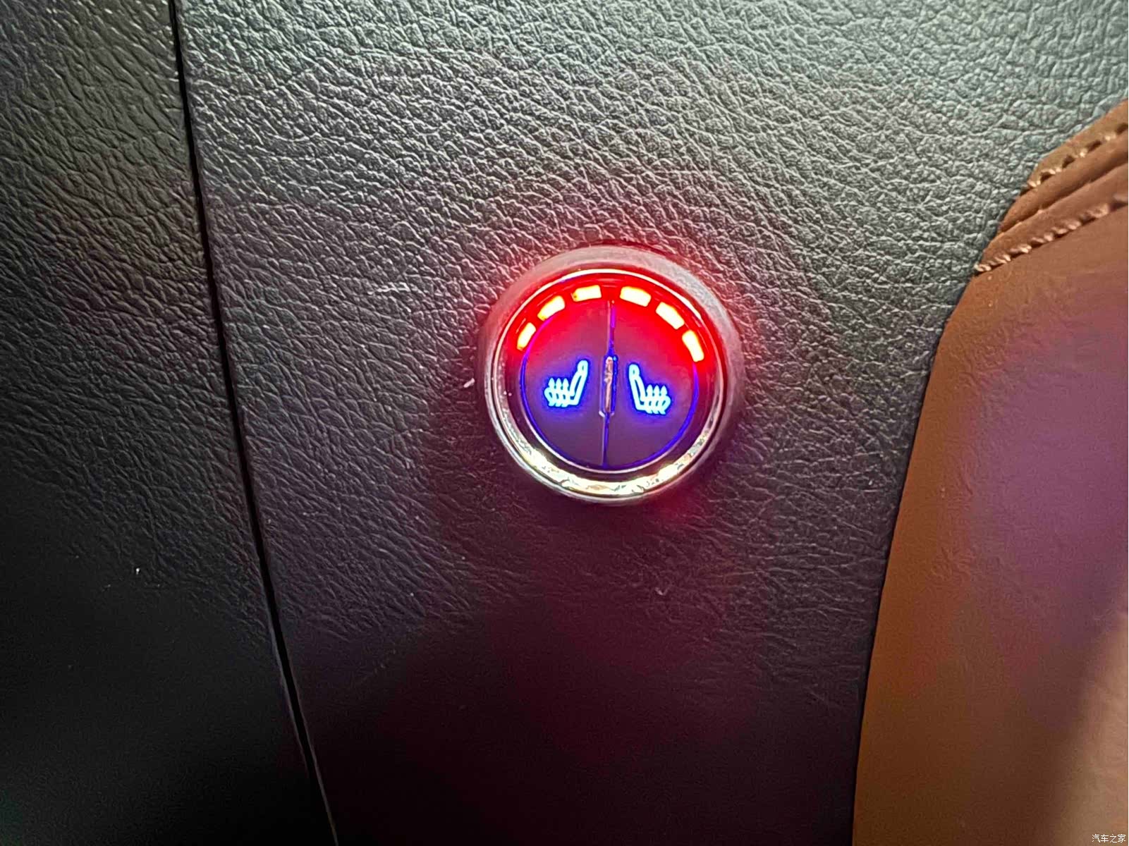 Geely X6, 2022 11