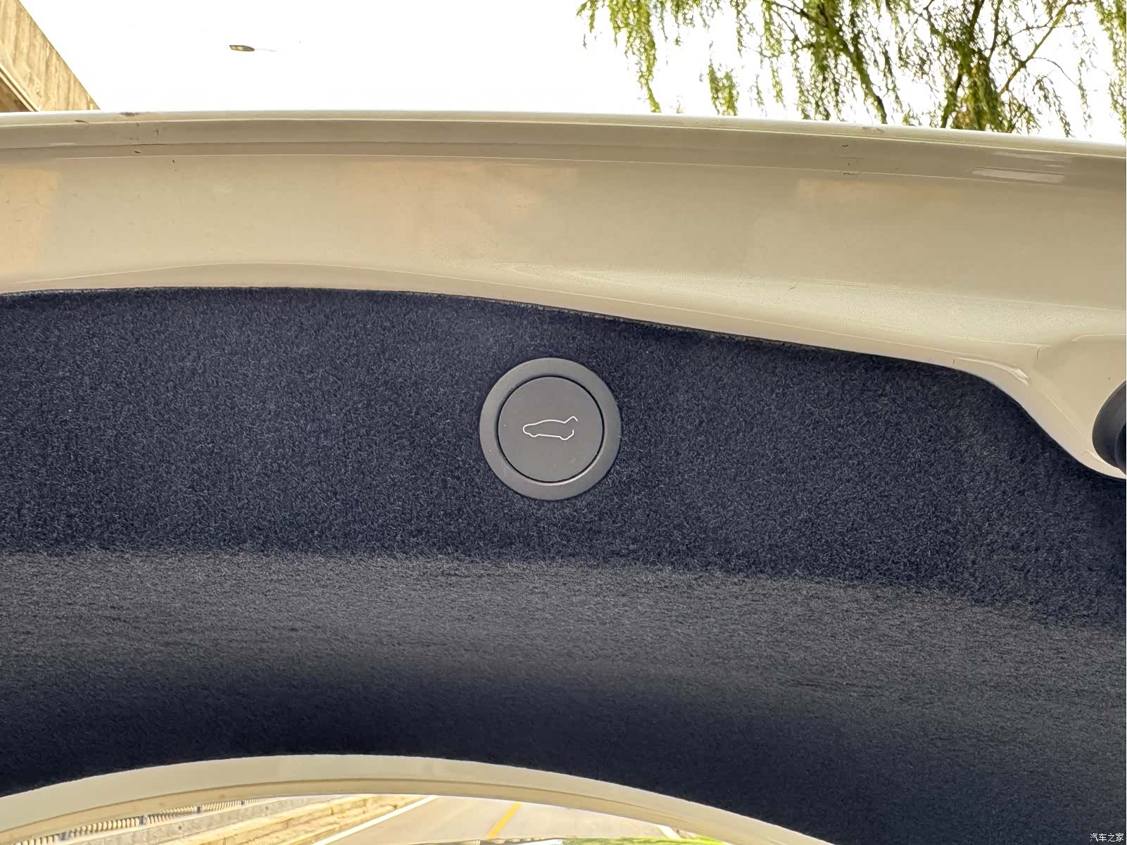 Tesla Model 3, 2025 17