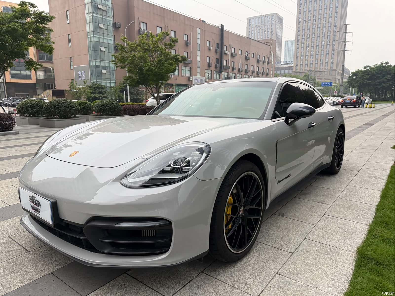 Porsche Panamera, 2023 3