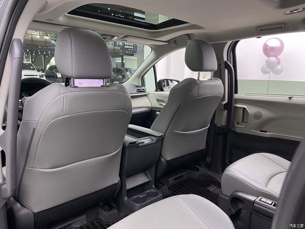 Toyota Granvia, 2024 6