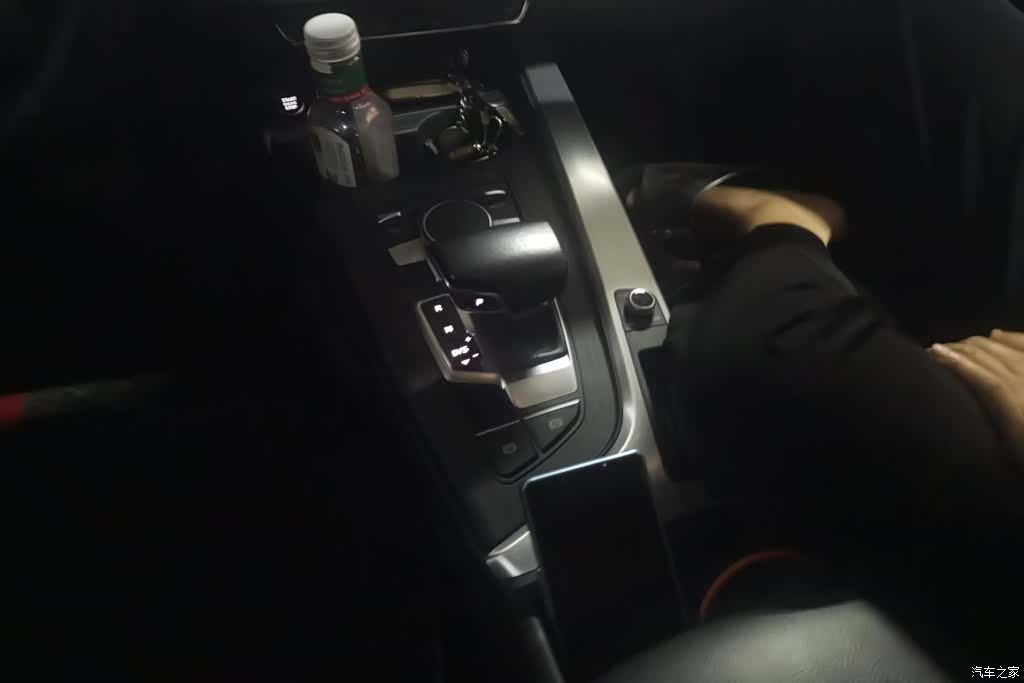 Audi A4L, 2018 16