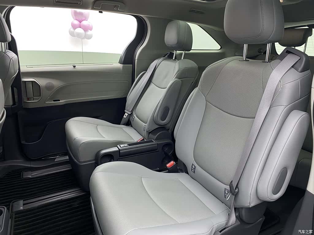 Toyota Granvia, 2024 7