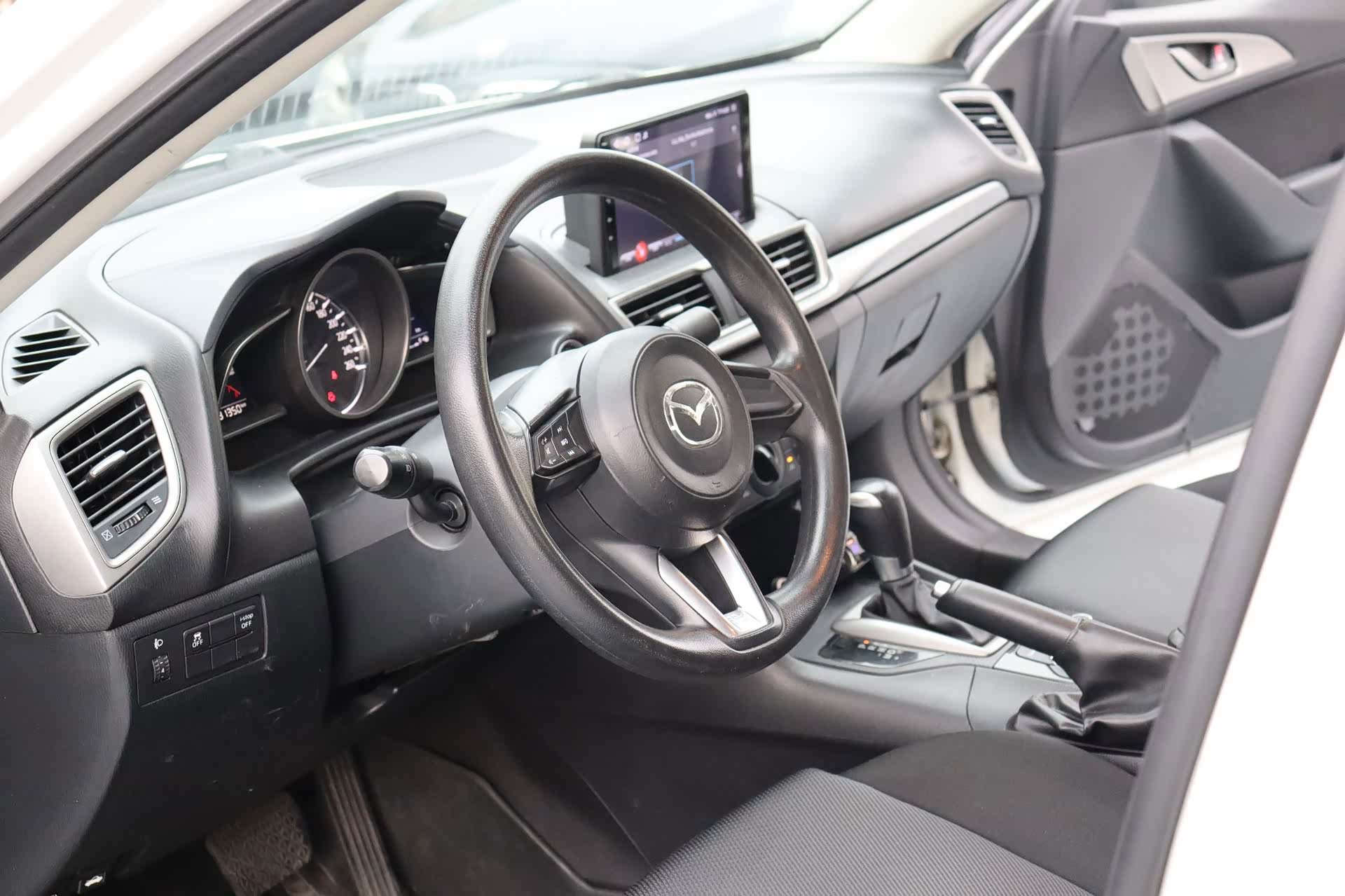Mazda Mazda3, 2017 7