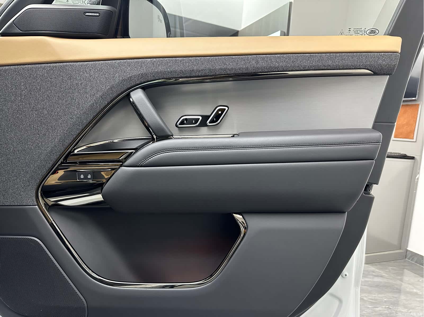 Land Rover Range Rover, 2024 25