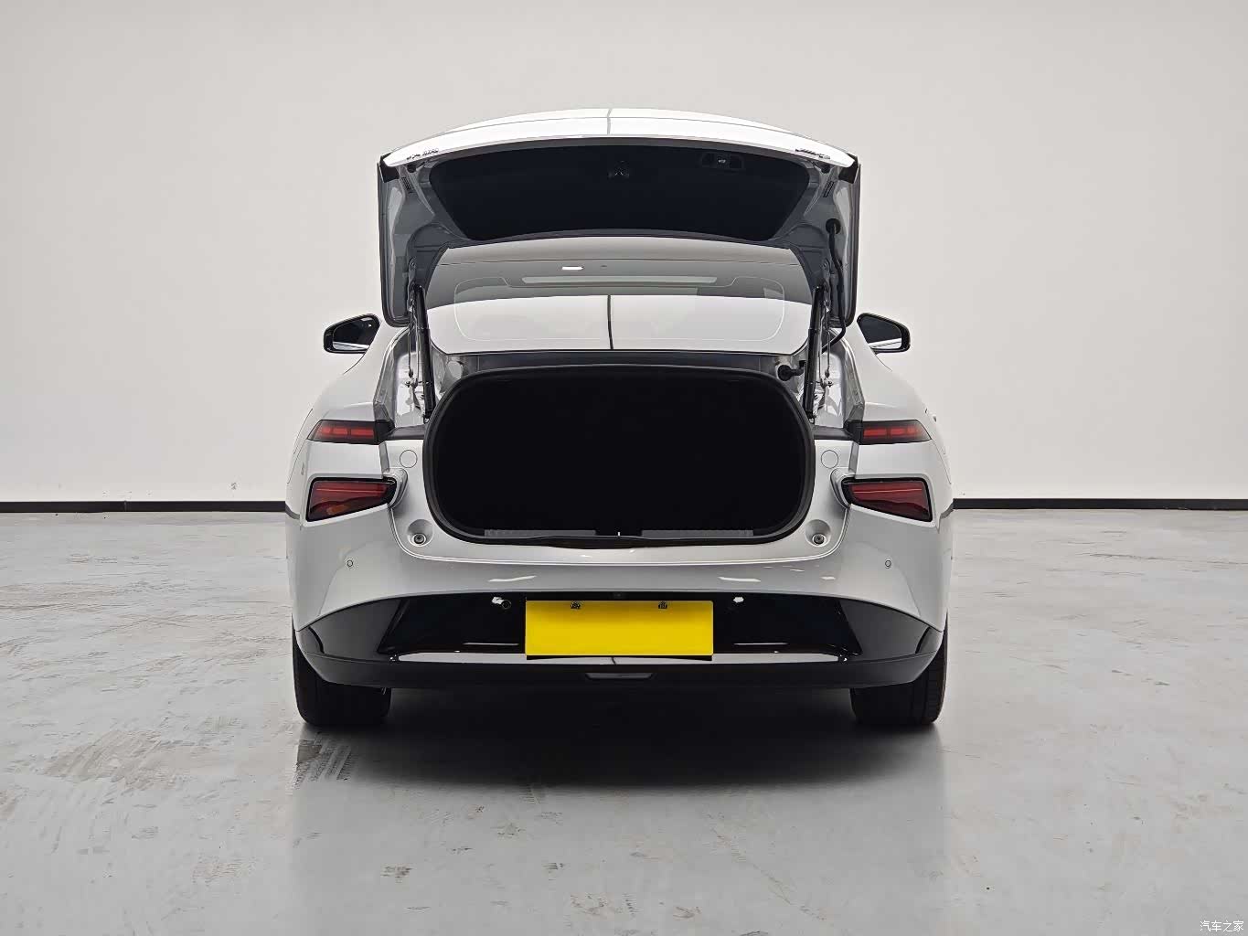 Xpeng P7, 2022 7
