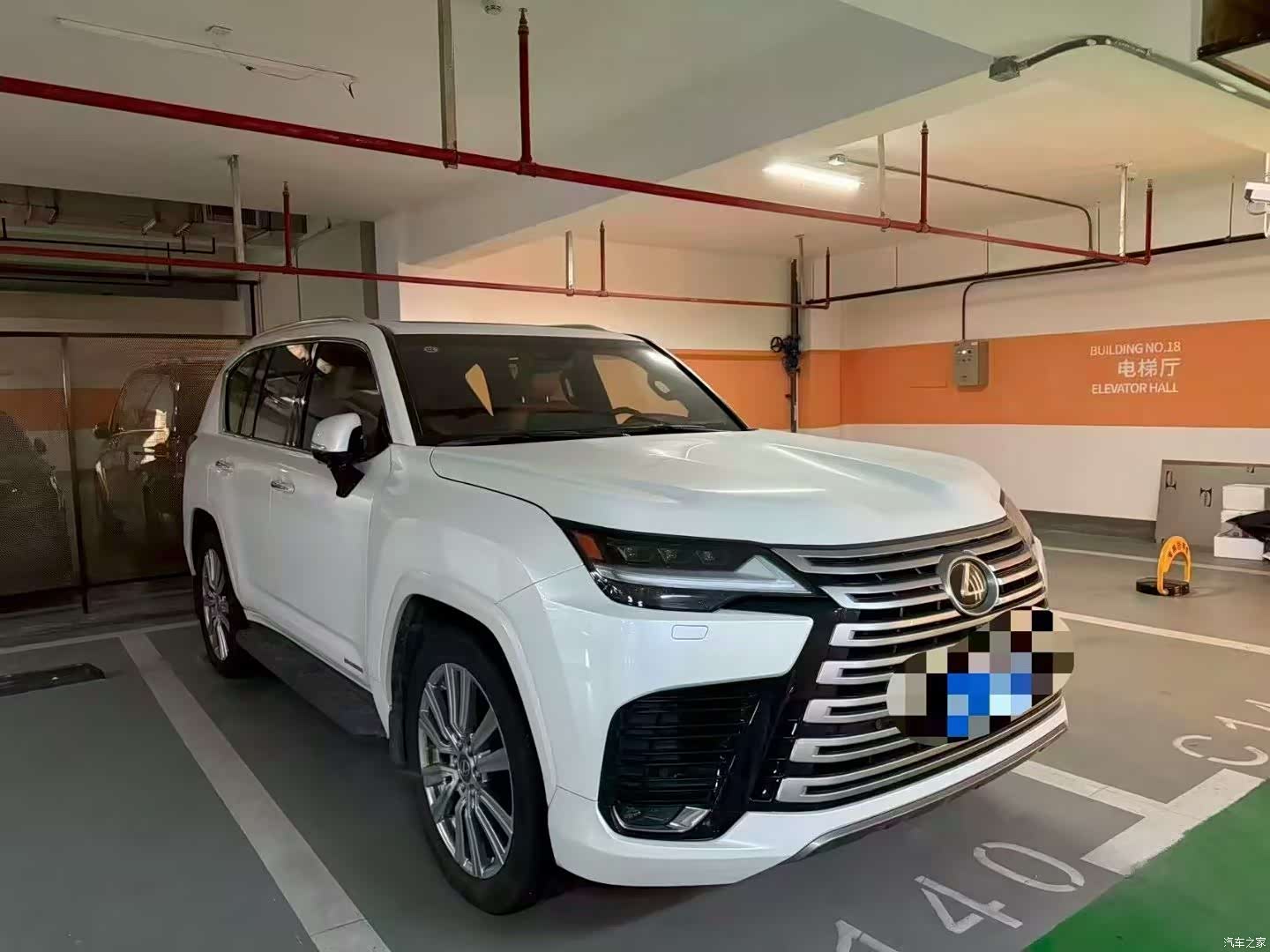 Lexus LX, 2024 3