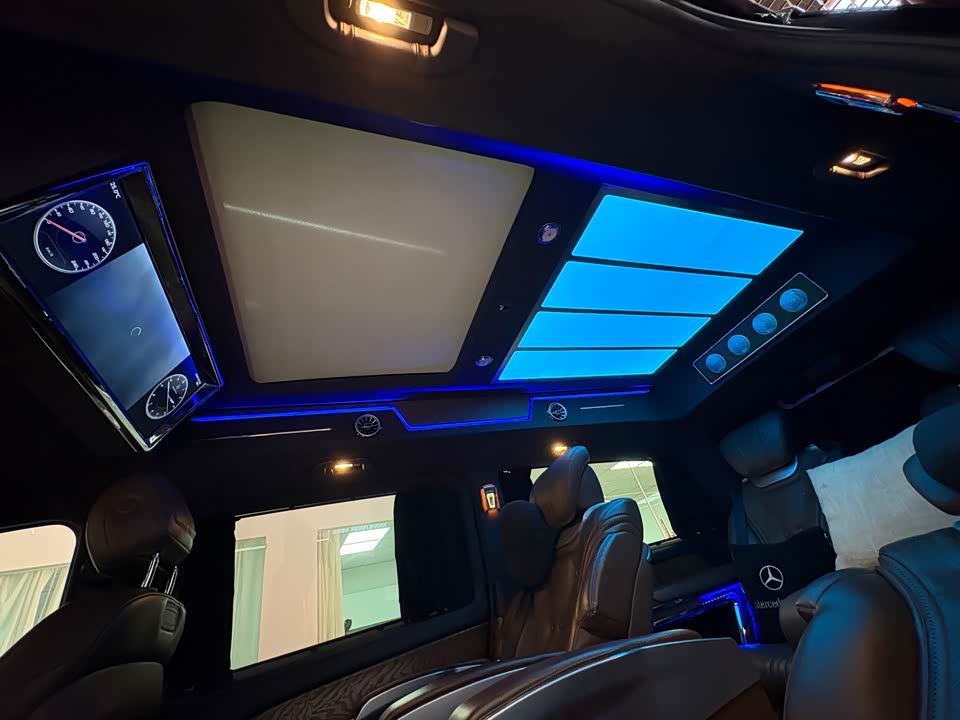 Mercedes-Benz V-class